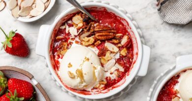 Strawberry Crisp (Gluten-Free) | Skinnytaste